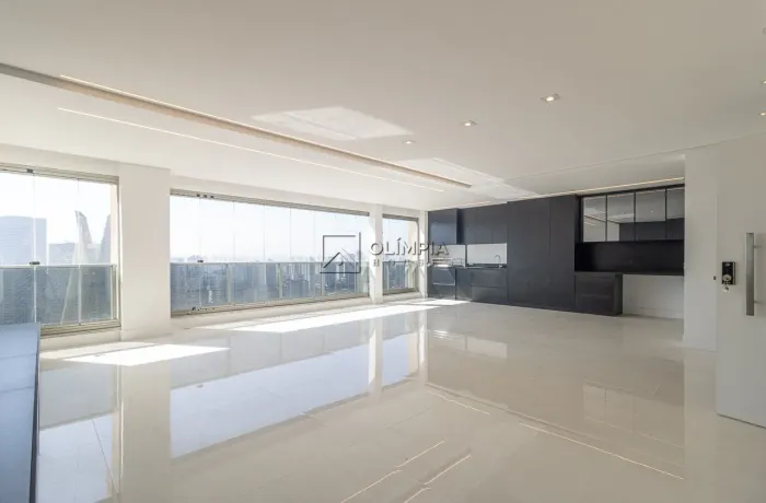 Venda Apartamento 3 Dormitórios - 186 m² Real Parque