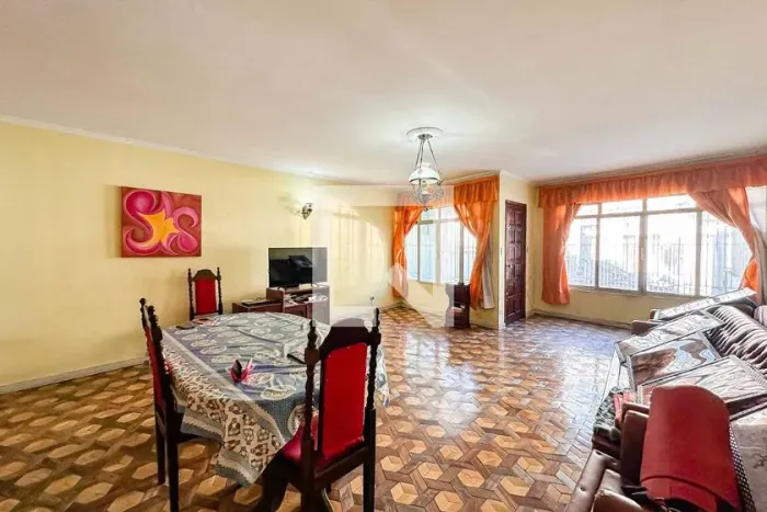 Casa à Venda - Água Fria, 3 Quartos, 268 m2