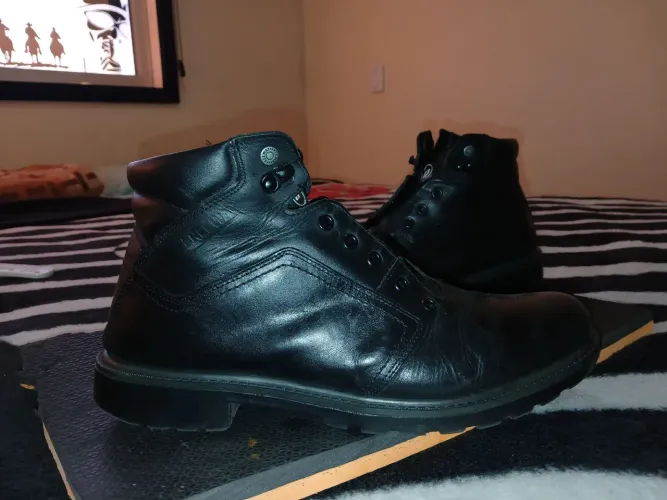 Bota freeway Shelby01 escolha perfeita para quem busca conforto e estilo.