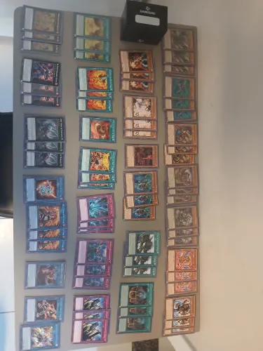 Set 3 caixas Deck estrutural Reis de Fogo, com sleeve, deck box e cartas adicionas