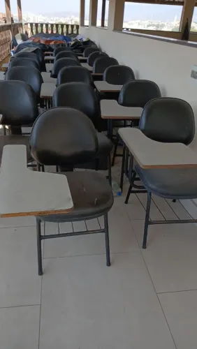 Vendo cadeiras escolares