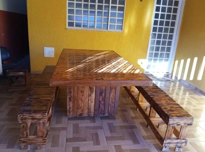 Não é somente uma mesa, é uma peça de arte única.