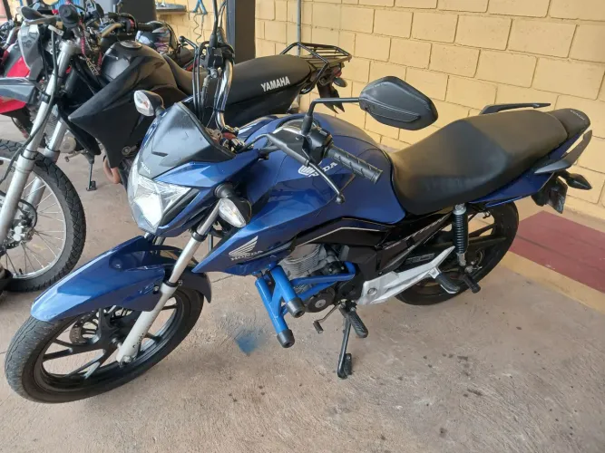 Moto cg titan  160 edição especial 40 anos