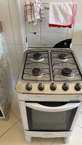 Fogão 4 bocas - Esmaltec - usado
