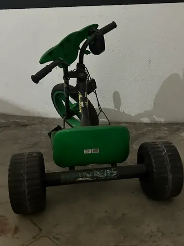 Triciclo infantil 3 posições.