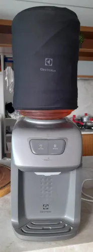 Bebedor eletrolux com.3 garrafões 