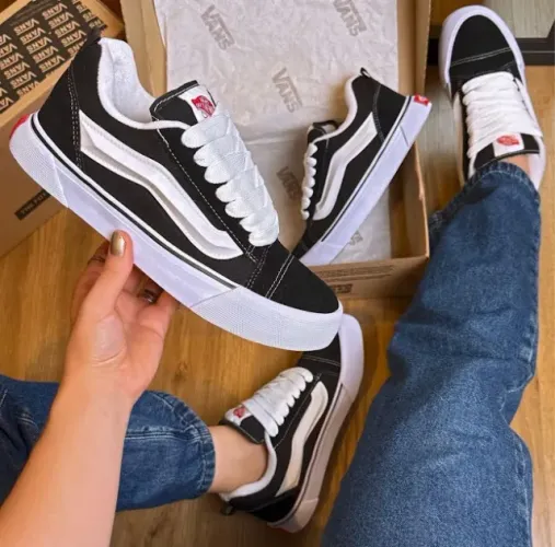 Vans knu preto com branco