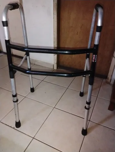 Andador em alumínio Jaguaribe.