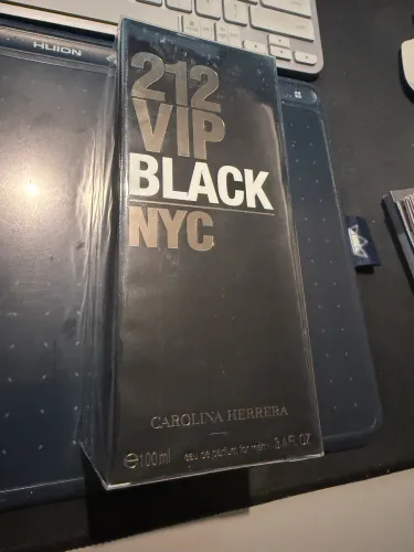 Perfume 212 VIP Black 100 ml Eau de Parfum for Men