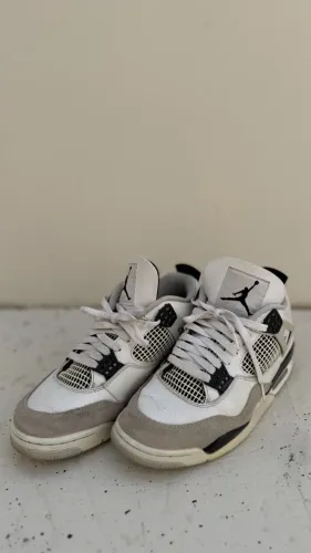 Jordan 4 Military Black 2022 Original | Tam. (40)