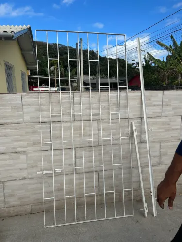 Porta de grade de ferro