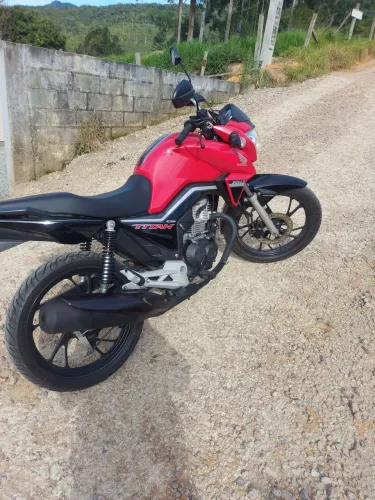Vento titan 160 vendo ou troco por veículo de menor  valor