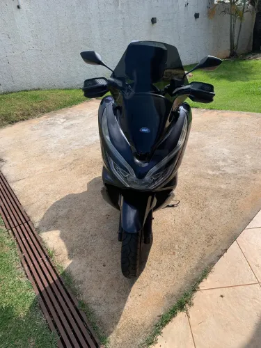 Pcx 2022 novinha - impecável e com acessórios!