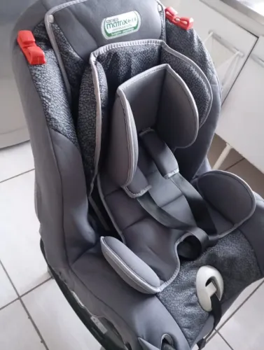 CADEIRINHA BURIGOTTO NEO MATRIX - ATÉ 25 KG - EXCELENTE ESTADO!