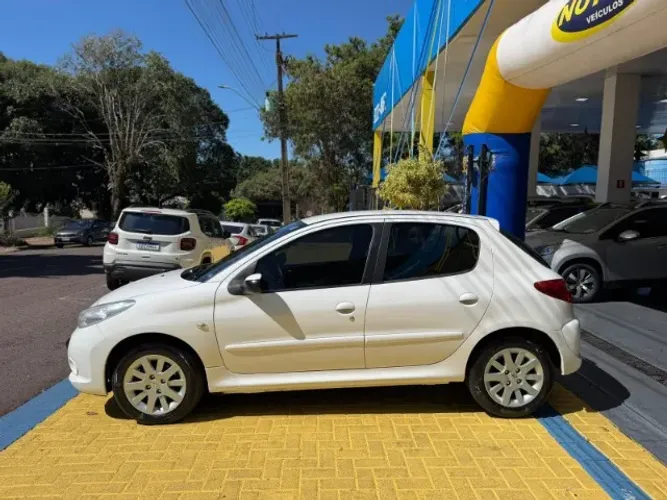 Peugeot 207 XS 1.6 Flex 16V 5P 2011