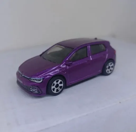 Miniatura Matchbox Volkswagen Golf GTE Roxo Loose Novo 1:64