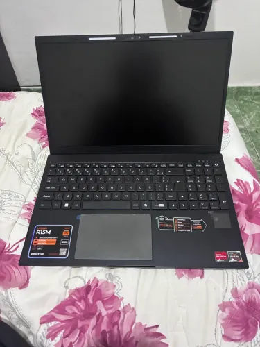 Vendo notebook positivo vision R15M