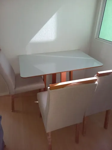 Mesa 4 lugares, nunca usada