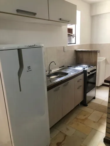 Alugo Studio mobiliado no Centro de Florianópolis