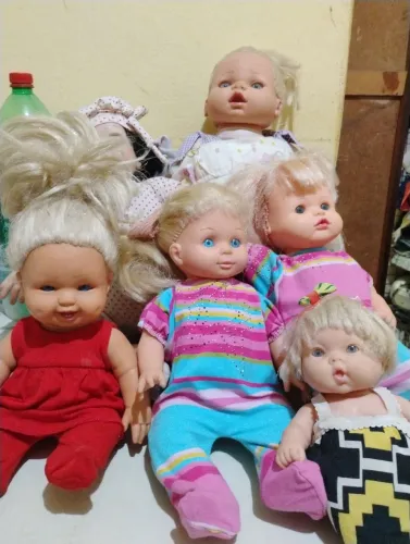 Vendo umas bonecas lindas
