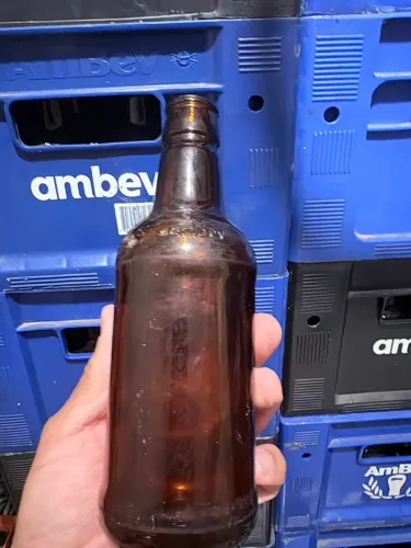 Vendo 30 engradados de vasilhames para cerveja 300ml