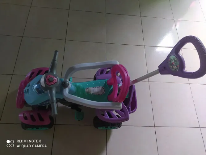 Motoca infantil para menina