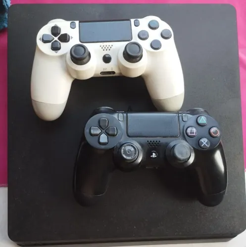 Vendo PS4 Silm 1tb