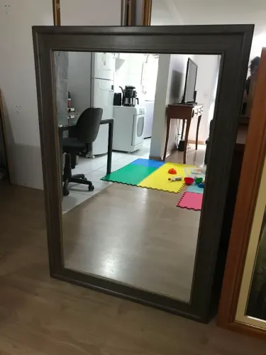 Espelho com moldura