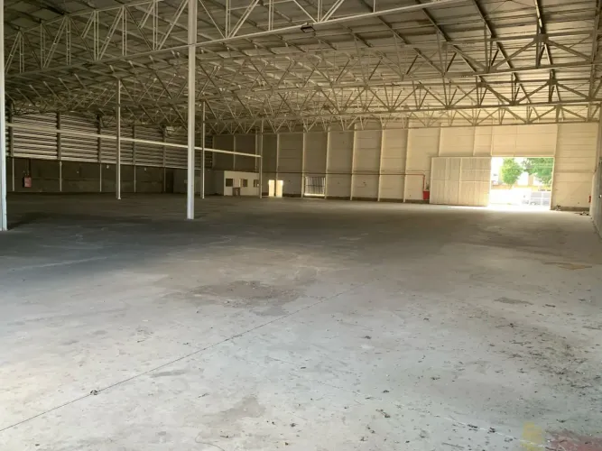 Imóvel para aluguel e venda tem 2500 metros quadrados em Piracangaguá - Taubaté - SP