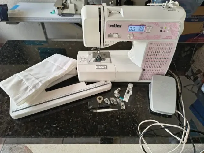 Máquina de Costura Computadorizada Brother SQ9100DV