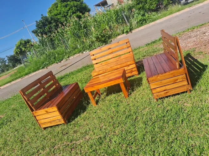 Jogo de bancos em palete