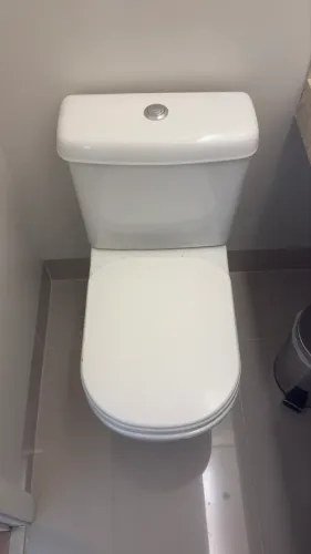 Kit Banheiro: Vaso Sanitário Completo (com caixa acoplada) + Cuba Pequena