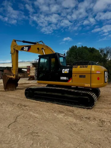ESCAVADEIRA HIDRÁULICA CATERPILLAR 320 D2L 2014