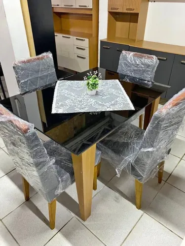 Mesa com 4 cadeiras -entrega grátis
