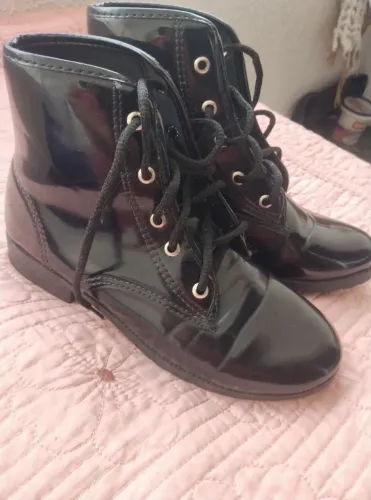 Bota 34