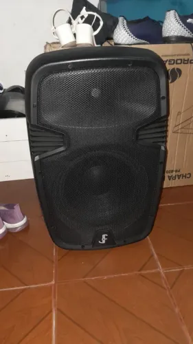 Caixa de Som Amplificada