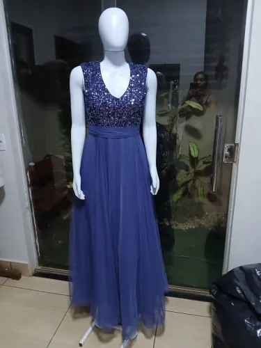 Vendo vestido de festa