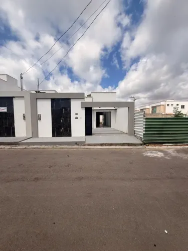 VENDO CASA NOVA PRÓXIMA AO ALPHAVILLE E À AV.  PARQUE BOB KENNEDY