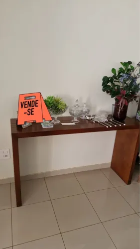 Vende-se aparador vazado 1,40m