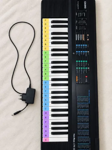 Teclado Classe 210 ritmos. Usado. (Imagem meramente ilustrativa)