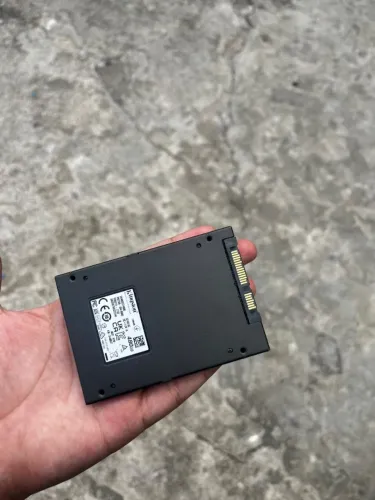 SSD Kingston de 480 GB, conexão SATA, formato 2,5".