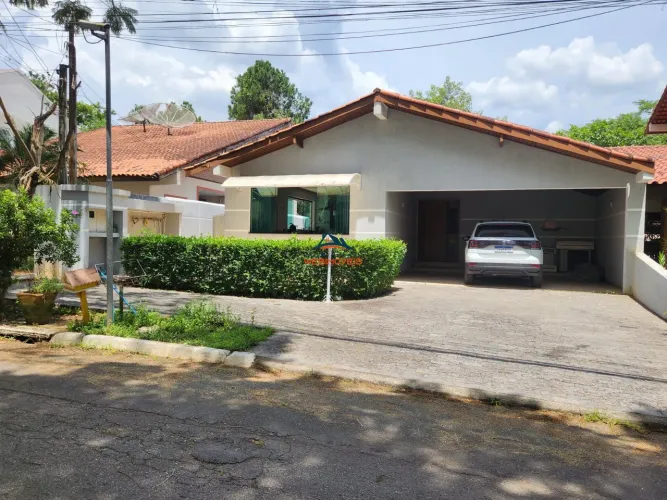Casa de Luxo em Condomínio à Venda em São Paulo II, Cotia-SP: 3 Quartos, 2 Suítes, 3 Salas