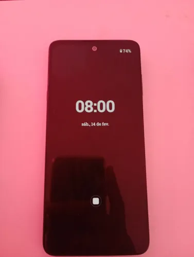 Telefone semi novo muito bom não trava memória de 128 gb bateria nova foi trocada