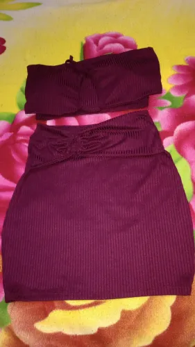 ? Conjunto de vestidos Cropped + Saia Midi Canelada Bordo ?