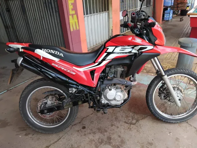 VENDO MOTO HONDA BROS 160