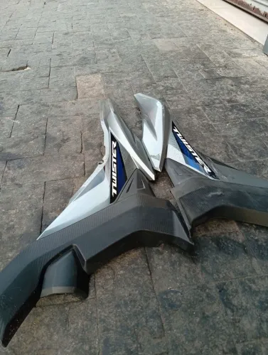 Carenagens Laterais Originais CB 250F Twister