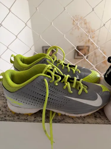 Chuteira Nike 