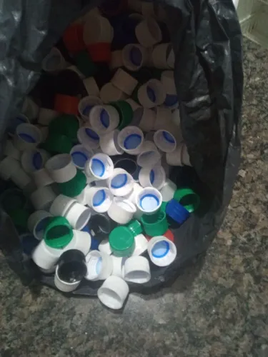 Tampas de garrafa pet novas com lacres