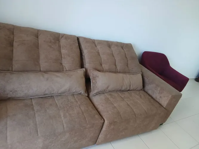 ? REFORMA DE SOFÁS<br>Seu sofá como novo!<br>? *<br>? Cuiabá e região<br>