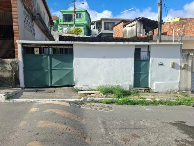 Vende-se casa Solta na Cohab